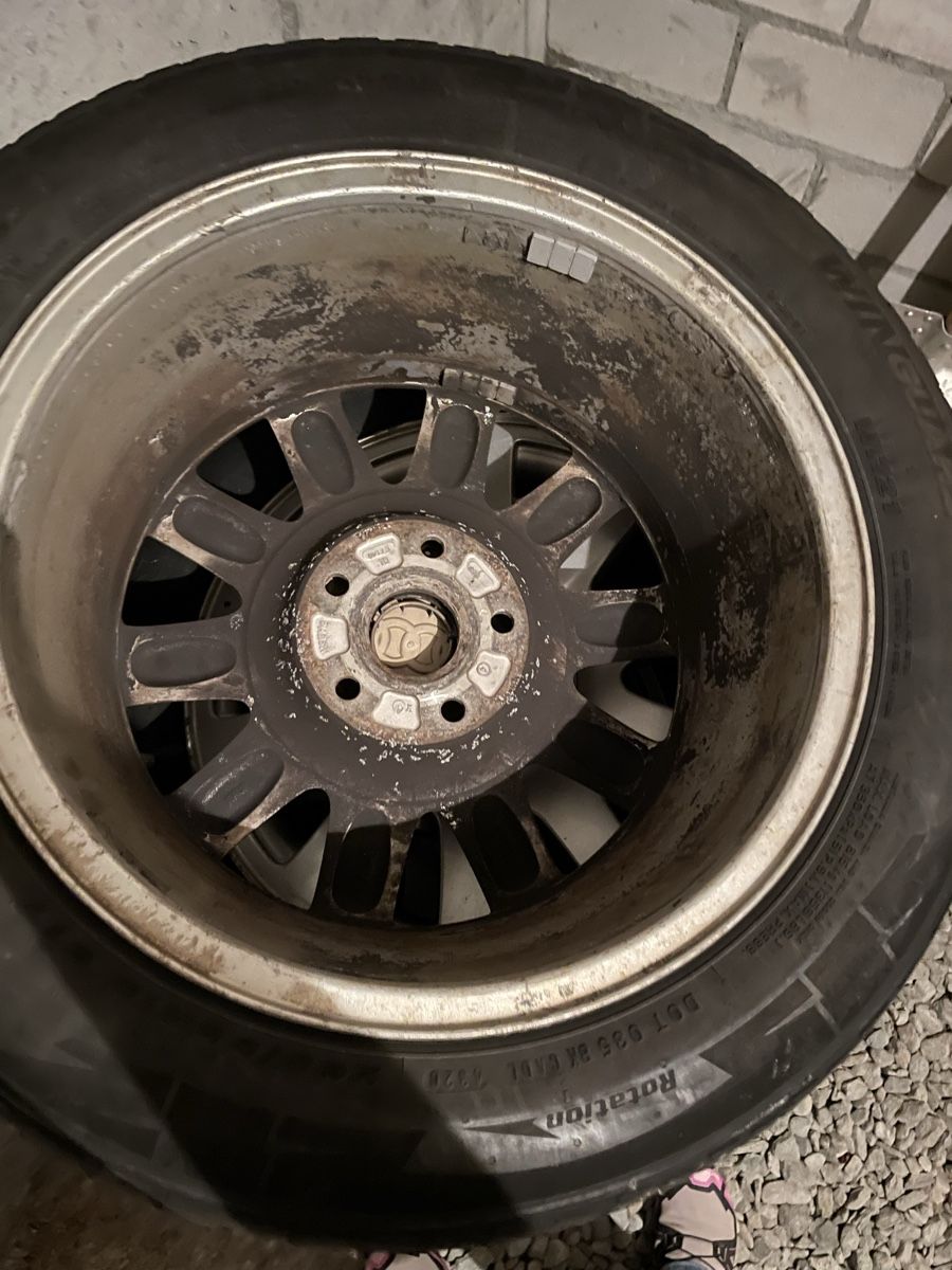 Audi Felgen: 4 Felgen mit Pneu – Gebraucht aus Eyholz von gru_t8lx 3