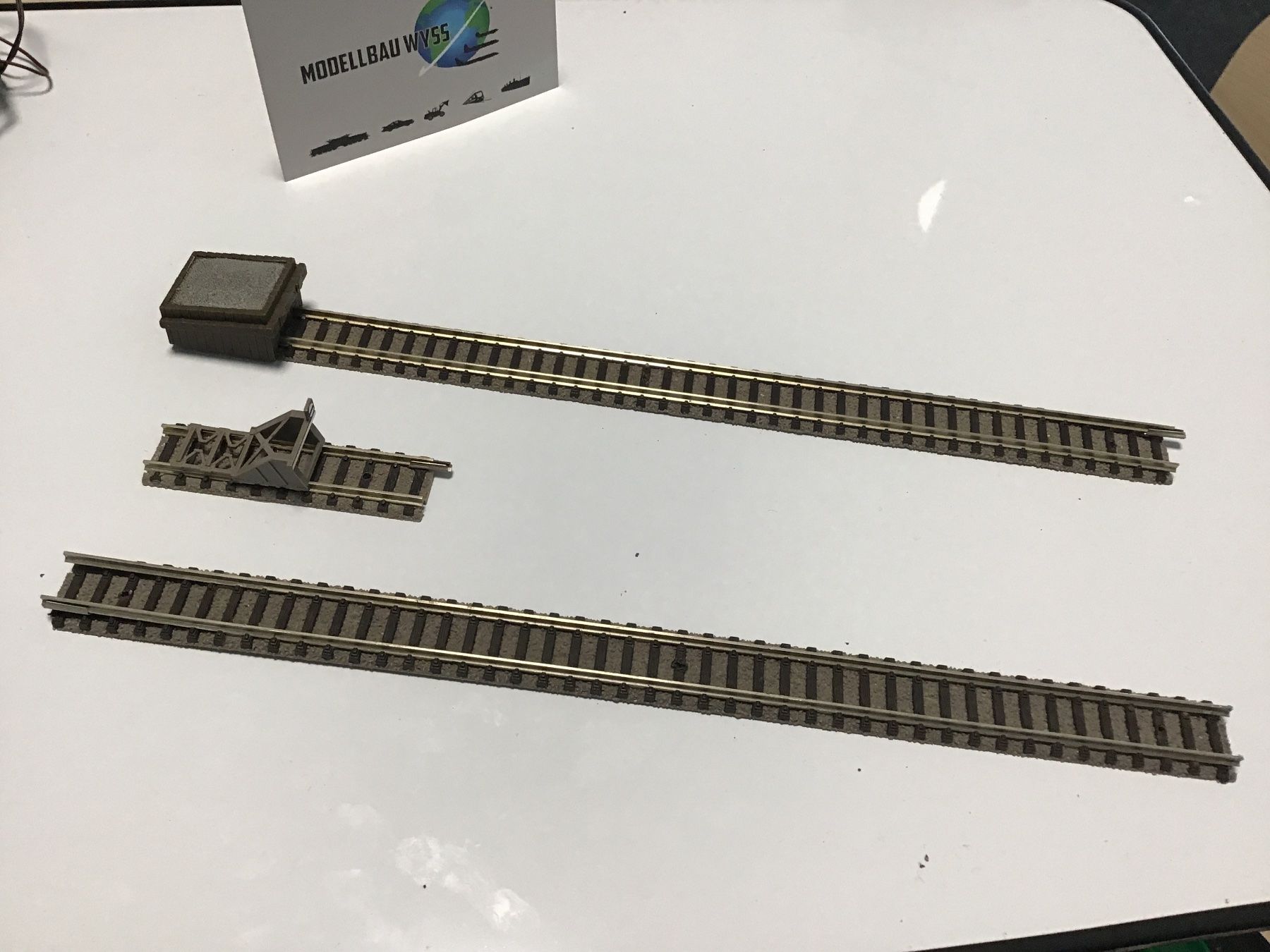 Fleischmann Modelleisenbahnen: FLEISCHMANN 9100 222MM 2X 9102 1X SPUR N – Gebraucht aus Männedorf von Spezial-Modelle