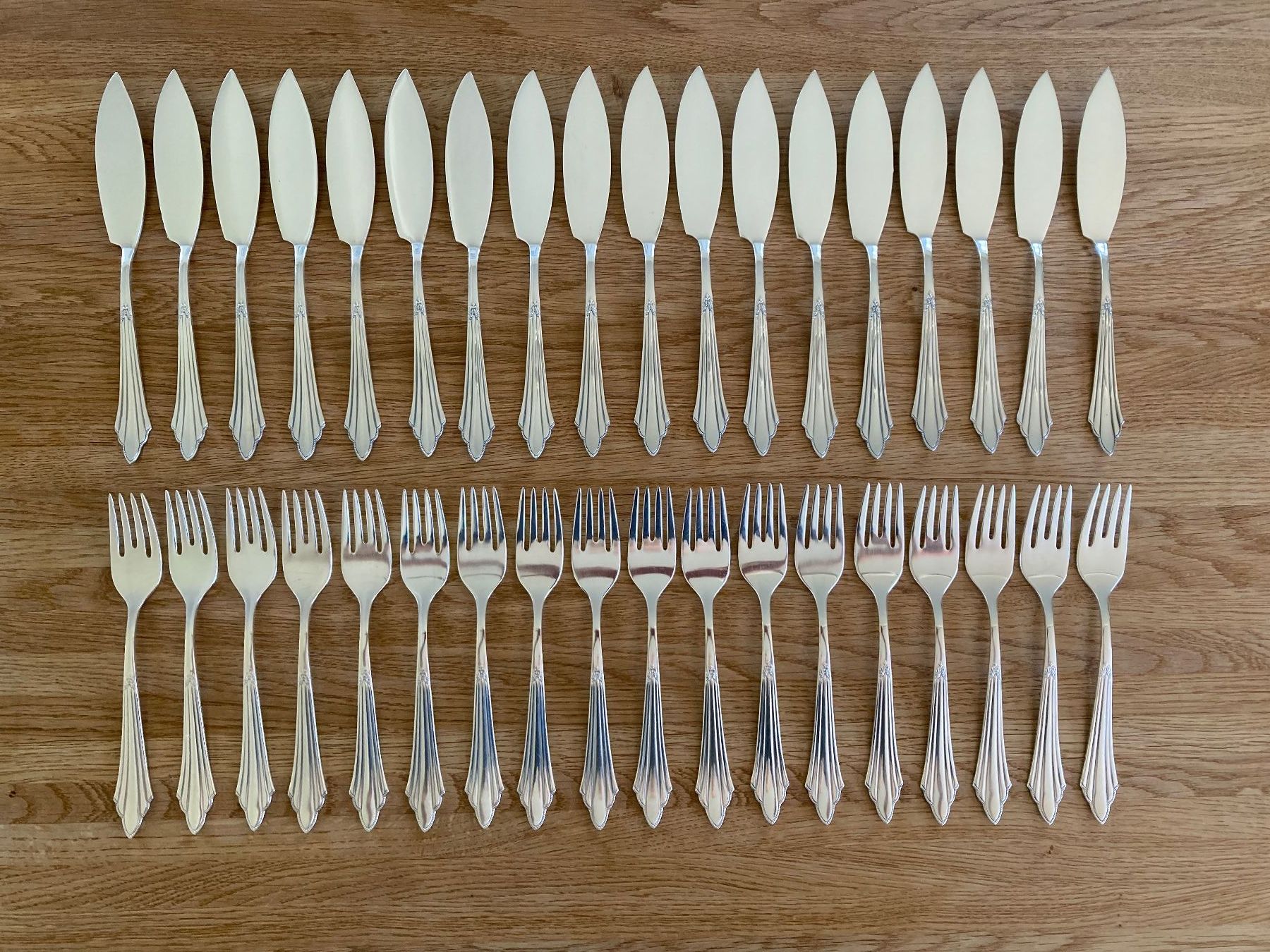 WMF Set di posate: WMF Fächer 90er Silberbesteck 216 Teile mit 2 Schubladen – Usato da Solothurn venduto da ehe_8spw 2