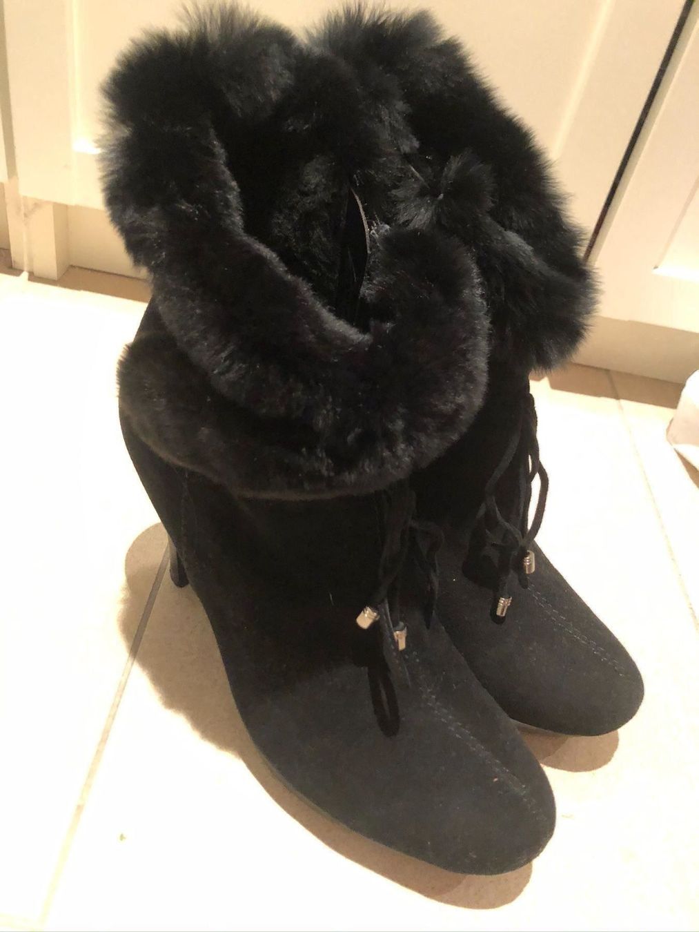 Damenschuhe: Lammfell Winterstiefel, Stiefeletten mit Lammfell – Neu (gemäss Beschreibung) aus Dielsdorf von
