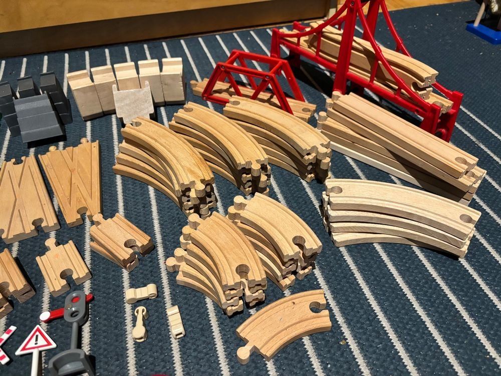 Brio Giocattoli: Brio-Eisenbahn + diverses Zubehör – Usato da Oberdorf SO venduto da adrianschluep87 1