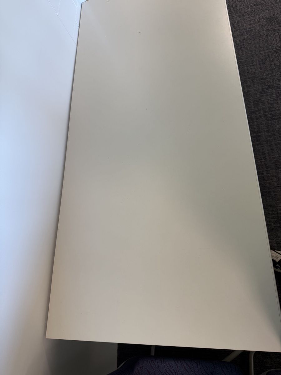 Tables: Tisch & 2 Stühle – D'occasion à Schübelbach par R46R 2
