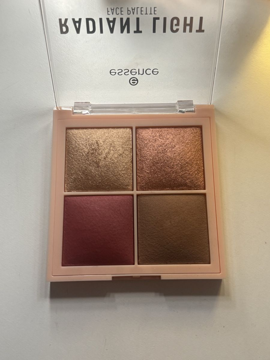 Make-up: Essence Radiant Light Palette – Usato da Laupen ZH venduto da nas_h2nr 1