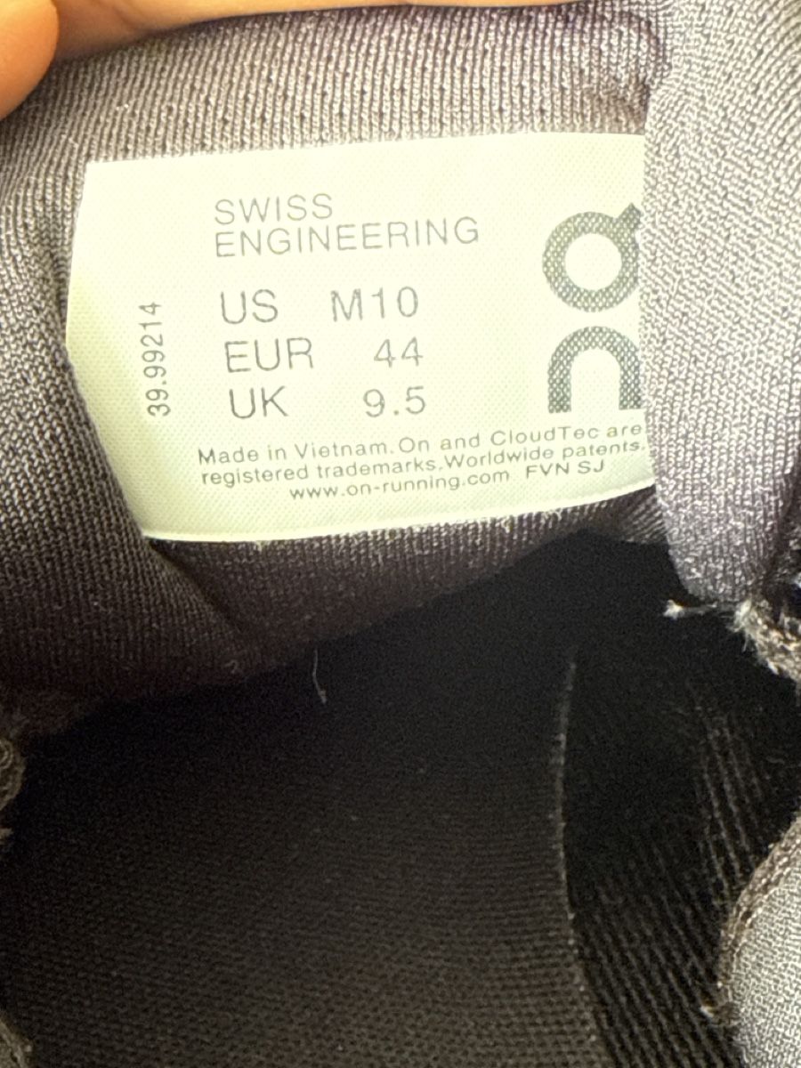 On Herrenschuhe: ON Cloud HELION Laufschuhe Schwarz Grösse 44 – Gebraucht aus Zürich von sha_vw65 7