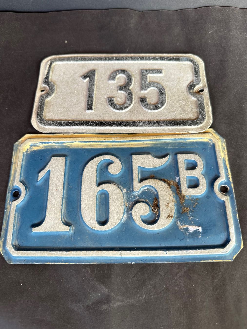 Insegne: Blech Hausnummer  Schild x2 – Usato da Saas im Prättigau venduto da norman02