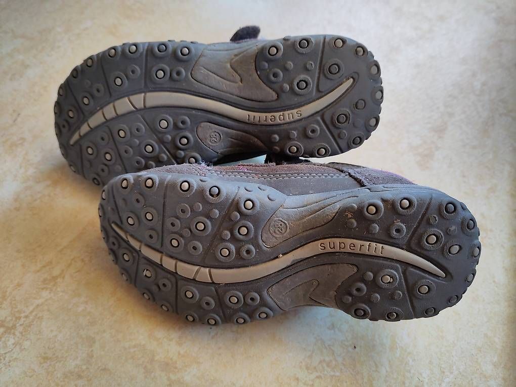 Chaussures filles: Schuhe Superfit Grösse 28 – D'occasion à Igis par Ricema 1