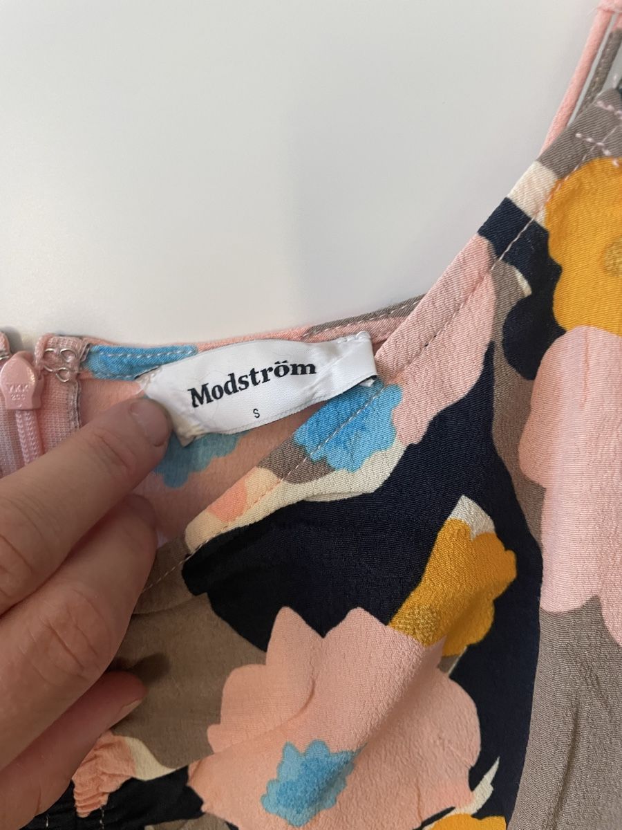 Kleider: Modström Spaghettiträger-Kleid mit Blumenmuster Gr. S – Gebraucht aus Neukirch an der Thur von bee88 2