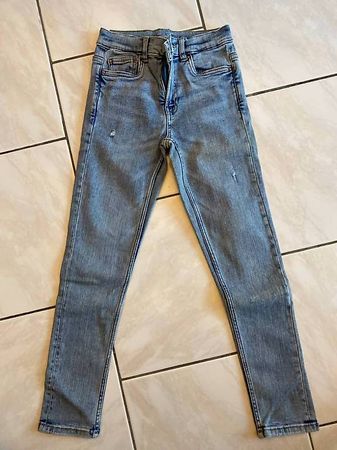 Vend lot pantalons enfant 140