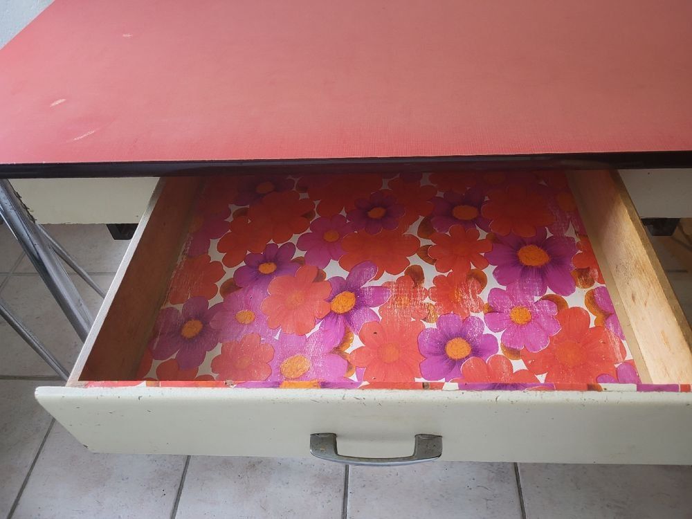 Set di tavolo e panche: Retro Küchentisch mit passenden Stühlen – Usato da Glarus venduto da laura_o 2