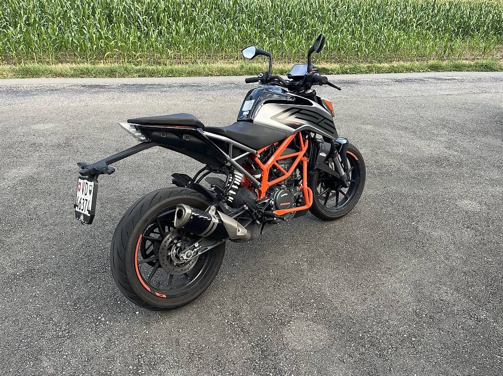 Route: KTM Duke 125 – D'occasion à Bex par epsonstylus 3