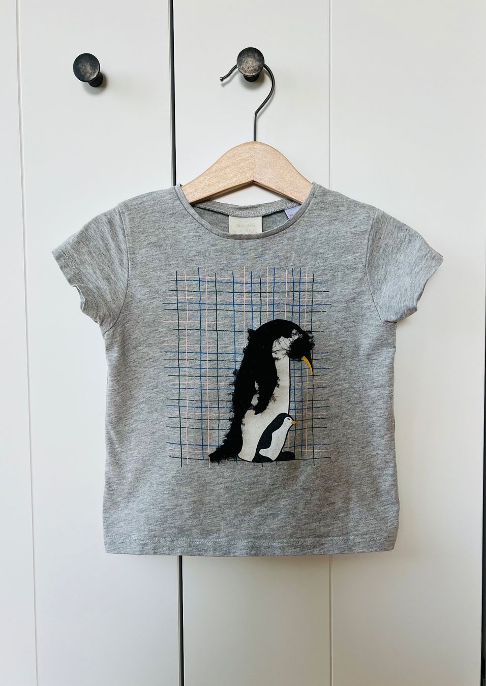 Zara Camicette, T-shirt & Top: Zara, 86, T-shirt, grau, Pinguine – Usato da Burgdorf venduto da rulan 1
