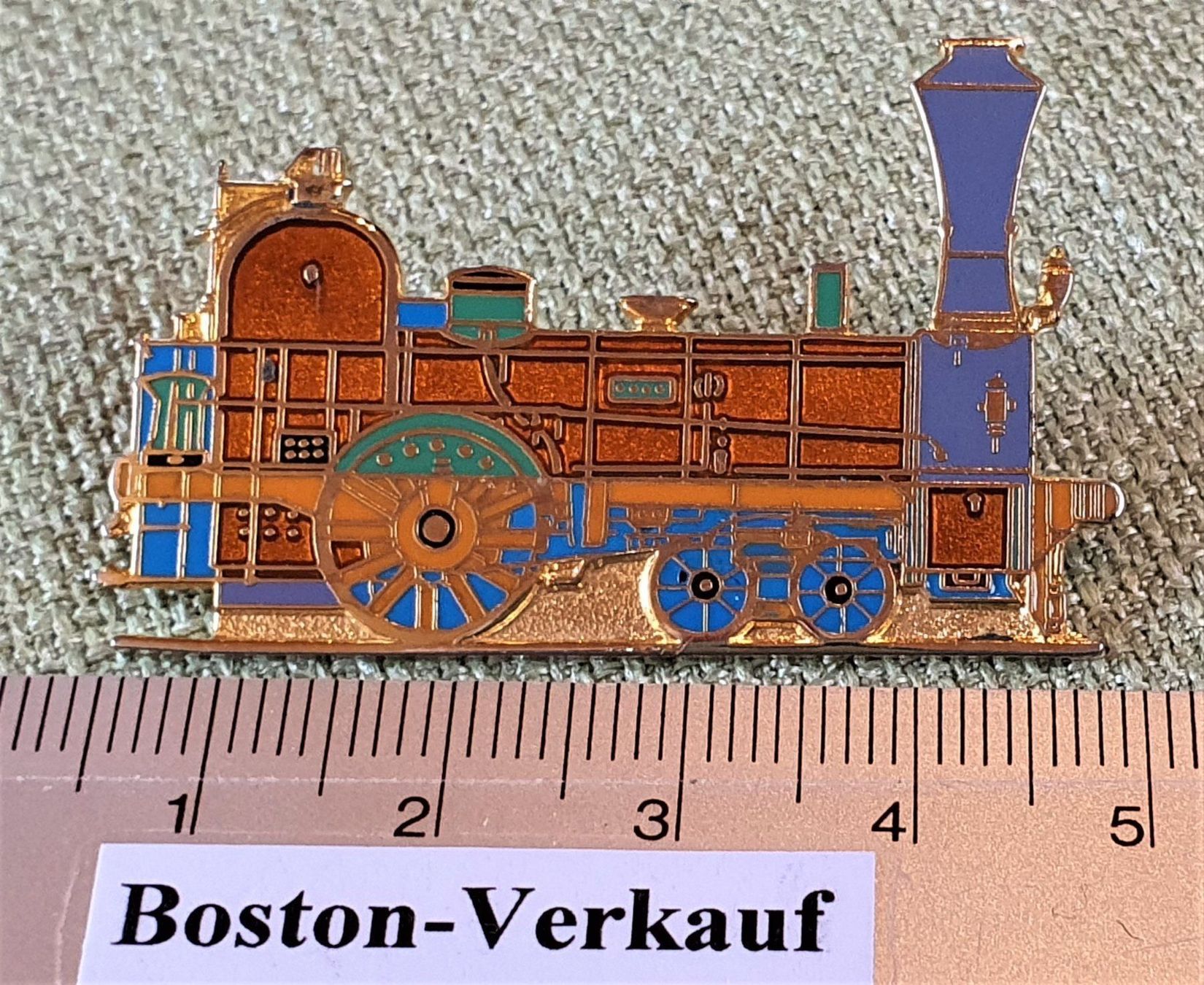 Plaketten & Abzeichen: C242 - Pin Alte Lokomotive Schweiz – Gebraucht aus Reinach BL von Boston-Verkauf 2