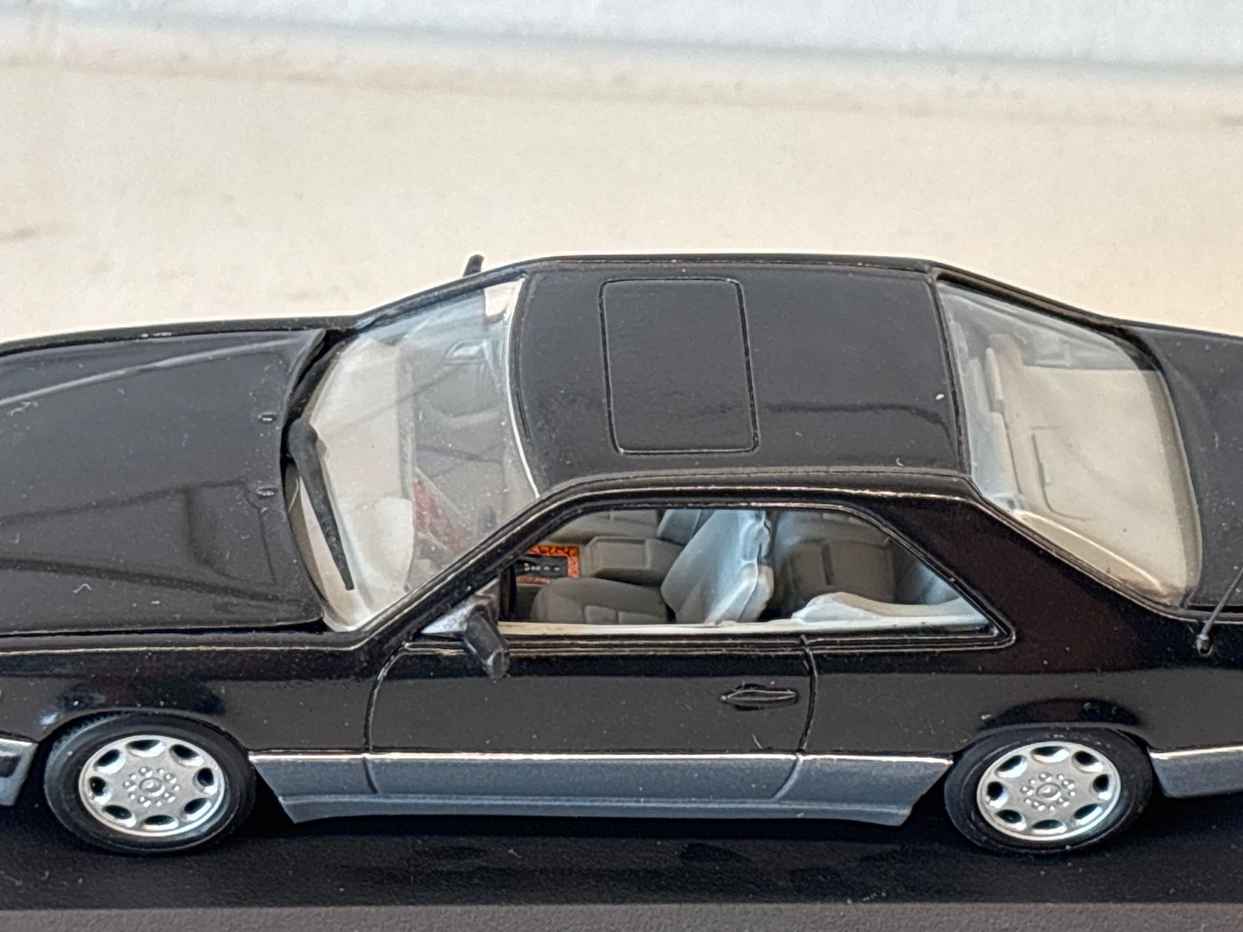 Minichamps Modellini d'auto: Minichamps Mercedes 320 CE 1/43 – Usato da Gollion venduto da Hampton 4