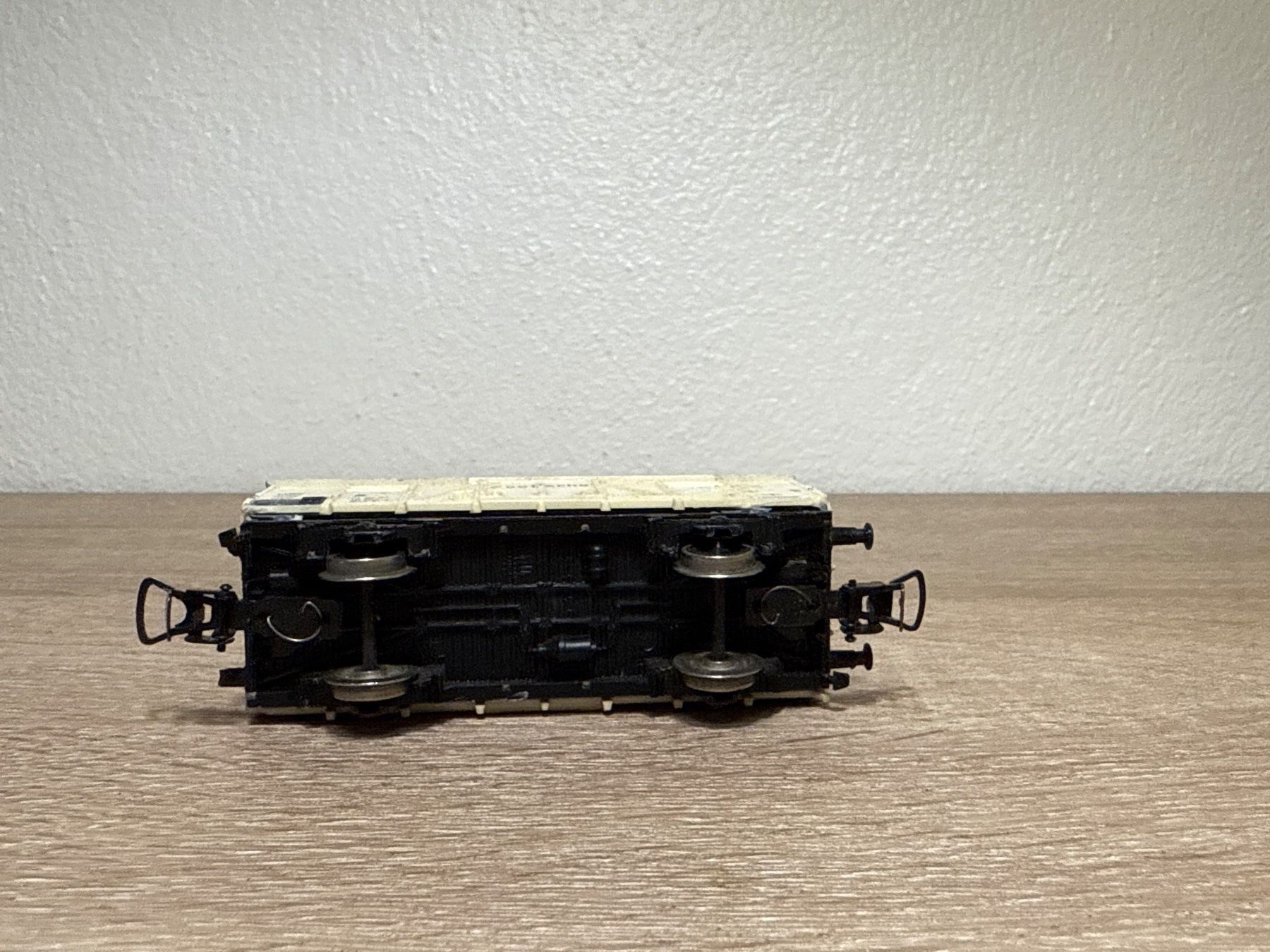 Piko Modellini di ferrovie: Piko Güterwagen DR H0 (28) – Usato da St-Aubin-Sauges venduto da Lo_Go 4