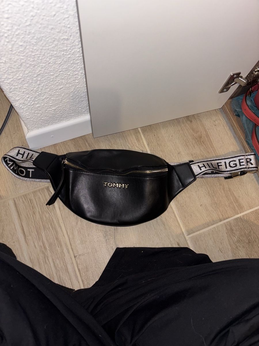 Tommy Hilfiger Borse da donna: Tommy Hilfiger Bauchtasche – Usato da Wetzikon ZH venduto da ruby.brukx 1