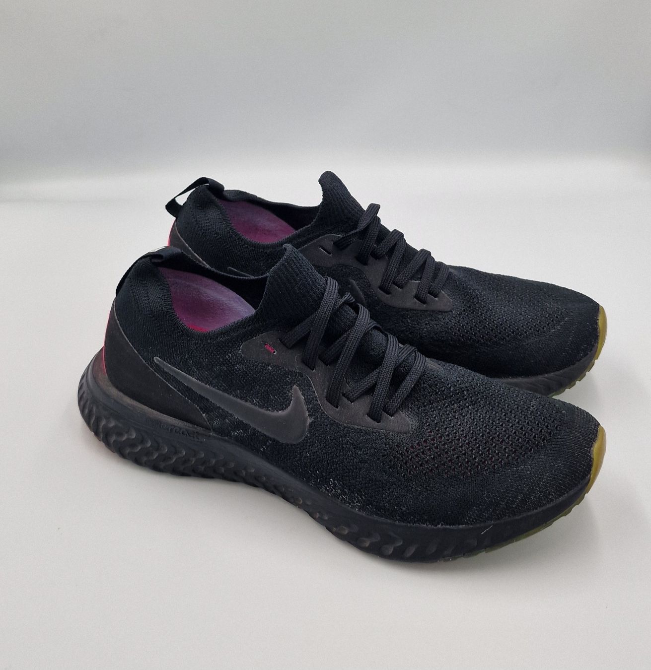 Nike Scarpe da donna: Original Nike Epic React Flyknit.  Grösse 41. wie neu! – Nuovo (secondo la descrizione) da Affeltrangen venduto da Szafaoli
