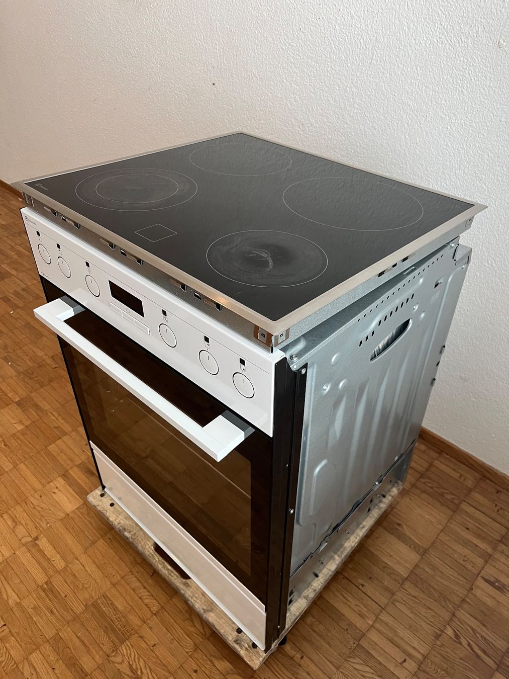 Electrolux Cucine: Backofen und Glaskeramik von Electrolux – Usato da bern venduto da sanducci 9