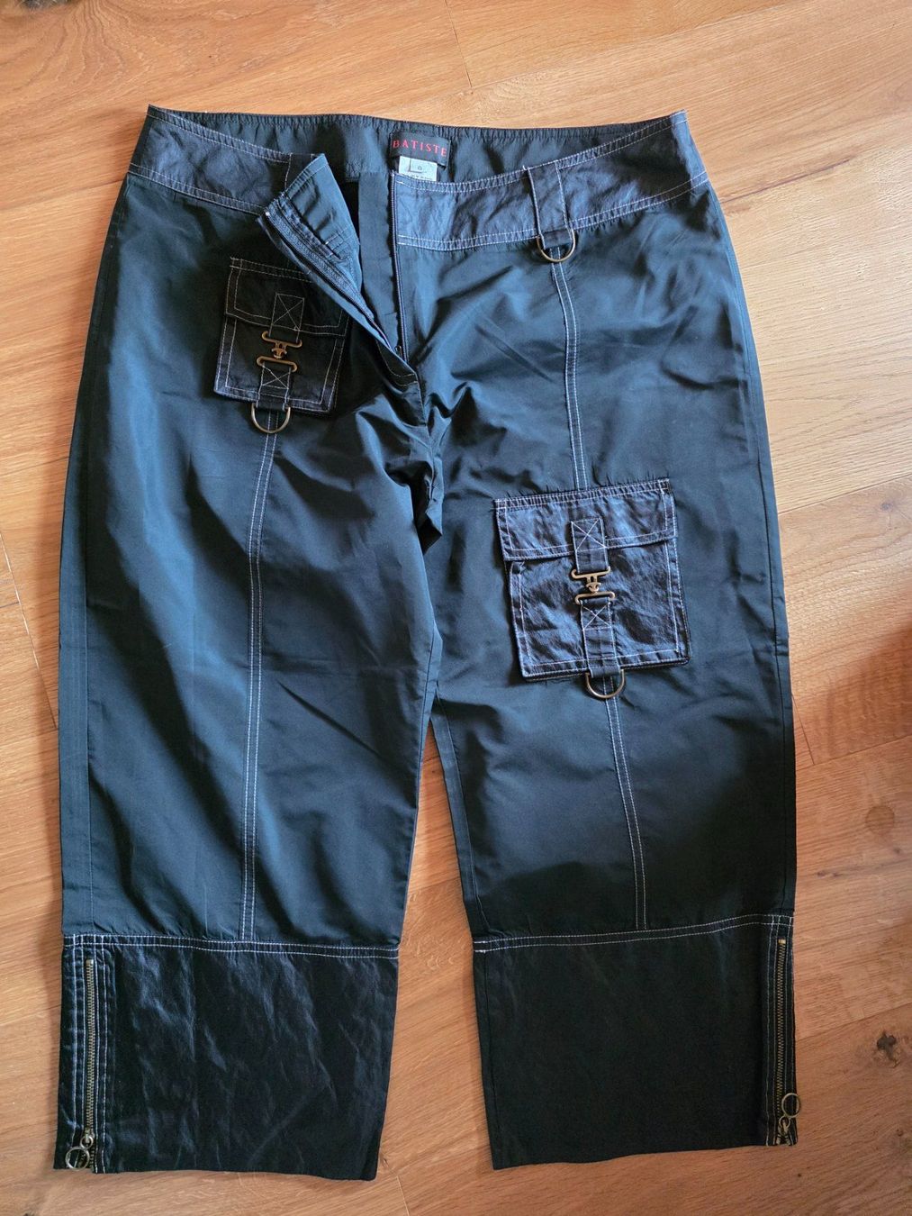 Pantaloni: Damen Polyester Hose Schwarz Batiste Grösse 6 – Usato da Walterswil BE venduto da Lonitti 1