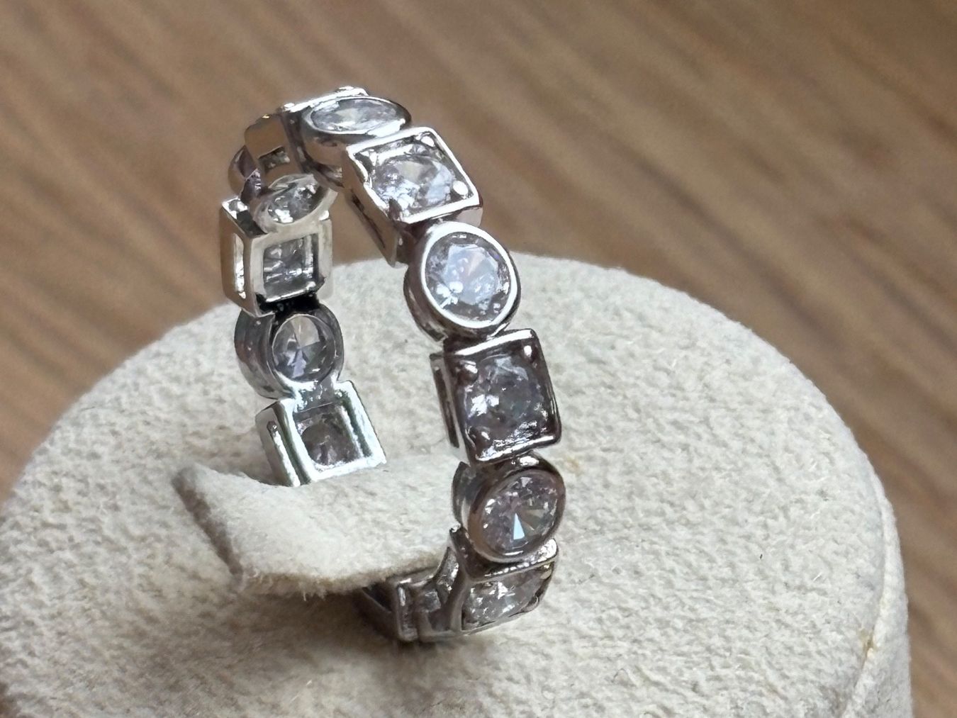 Anelli: Luxus Elegante Gr: 19/9 Ring Memoire Farbe :  Silber – Nuovo (secondo la descrizione) da Biel-Bienne venduto da Roserosse13 1