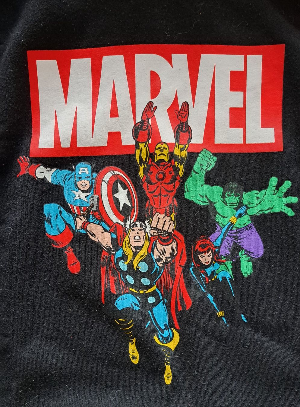 Pull&Bear Maglioni & Felpe: Marvel Hoodie mit Avengers Print – Usato da Frauenfeld venduto da chi_6xhf 2