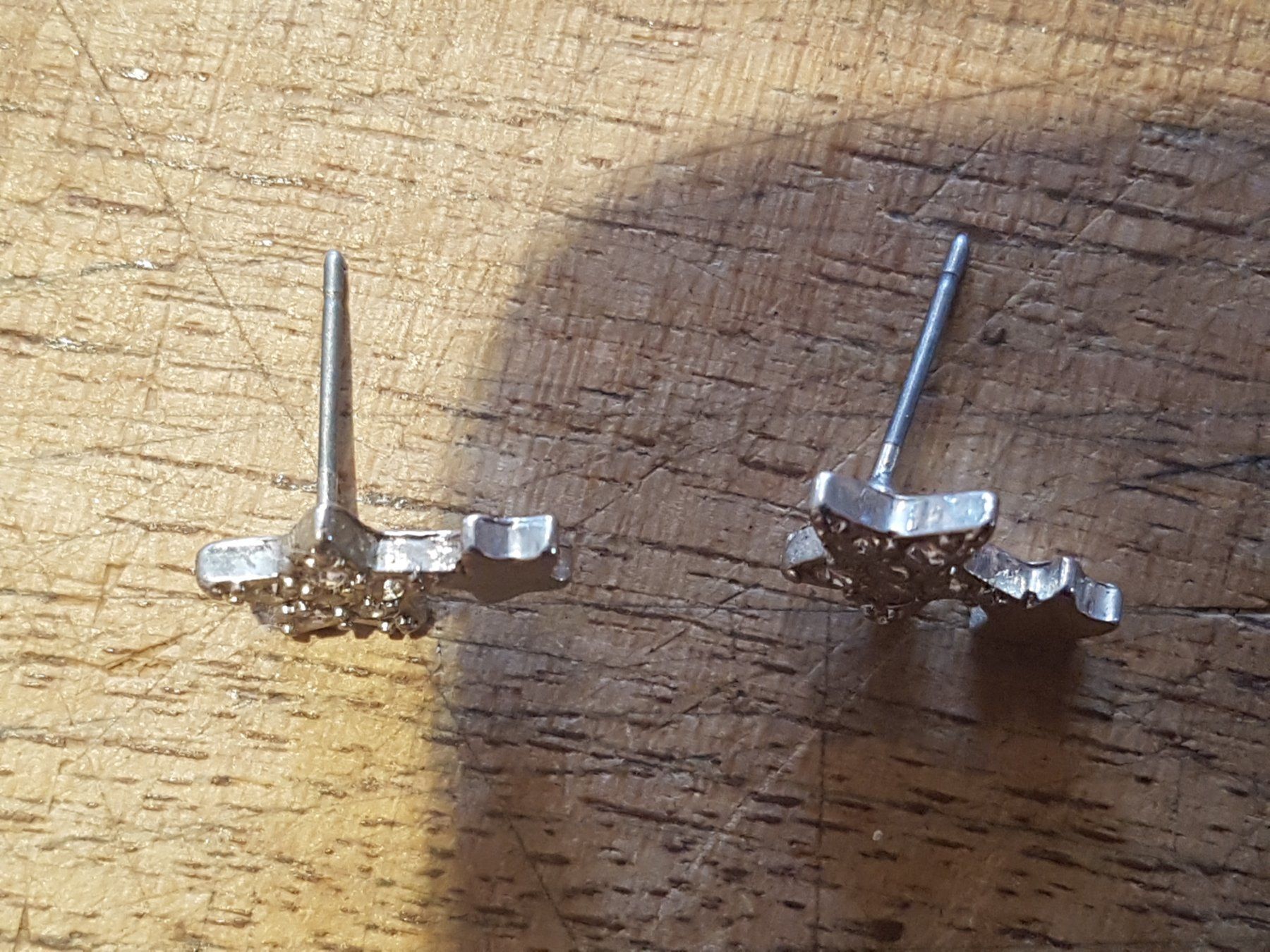 Ohrringe & -stecker: Ohrstecker Sternchen m.2 versch.grossen 5er-Sternen glitzrig – Gebraucht aus Ettingen von Maranathatalitha 2