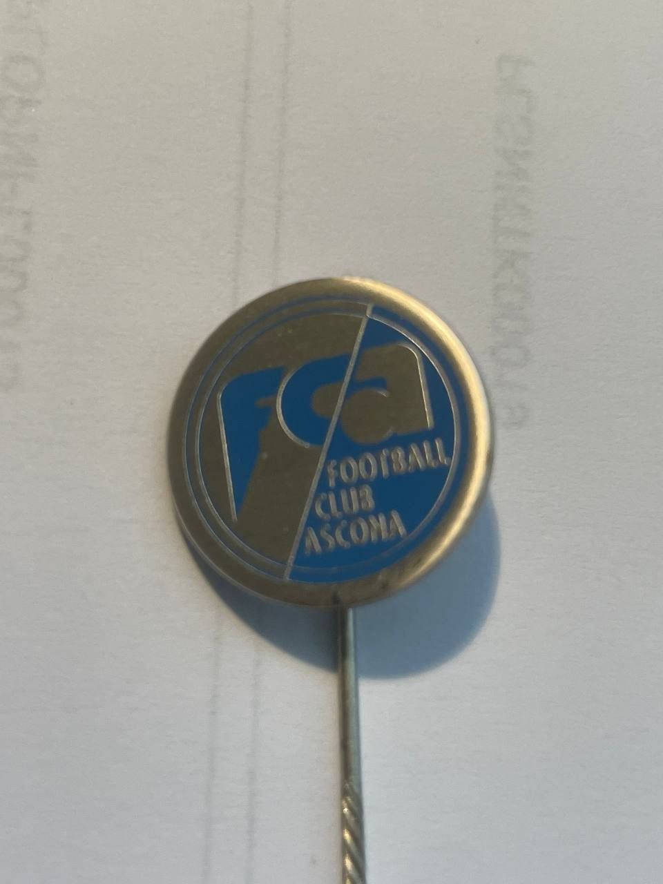Placchette & Badge: 47. Anstecknadel - FC Ascona – Usato da Luzern venduto da Irek
