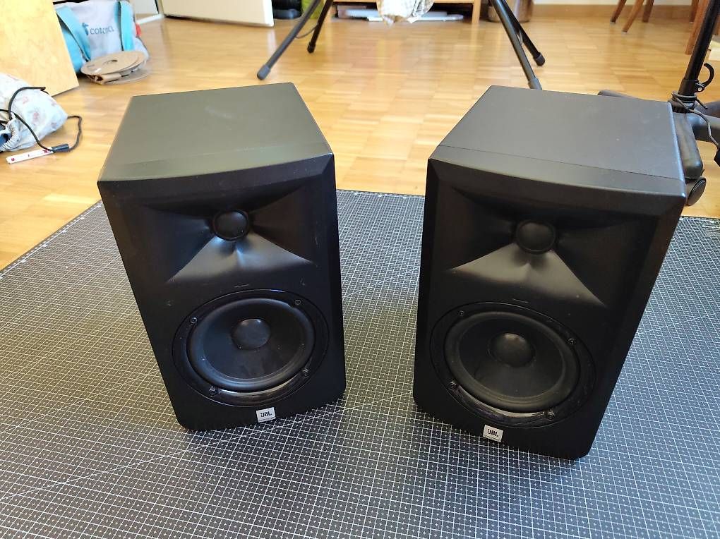 JBL Haut-parleurs: JBL LSR 305 – D'occasion à Zürich par mycon