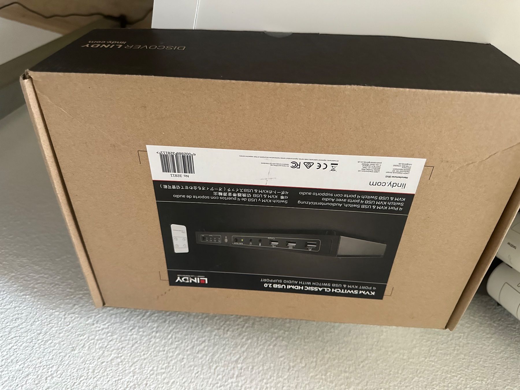 Hubs & Switches: KVM Switch – D'occasion à Pfäffikon ZH par AnjaAlbertin 1