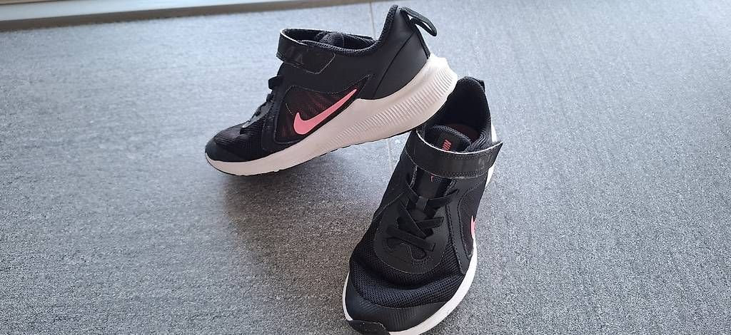 Scarpe per ragazze: Scarpe da ginnastica Nike 31,5  – Usato da Davesco-Soragno venduto da che_6rwb