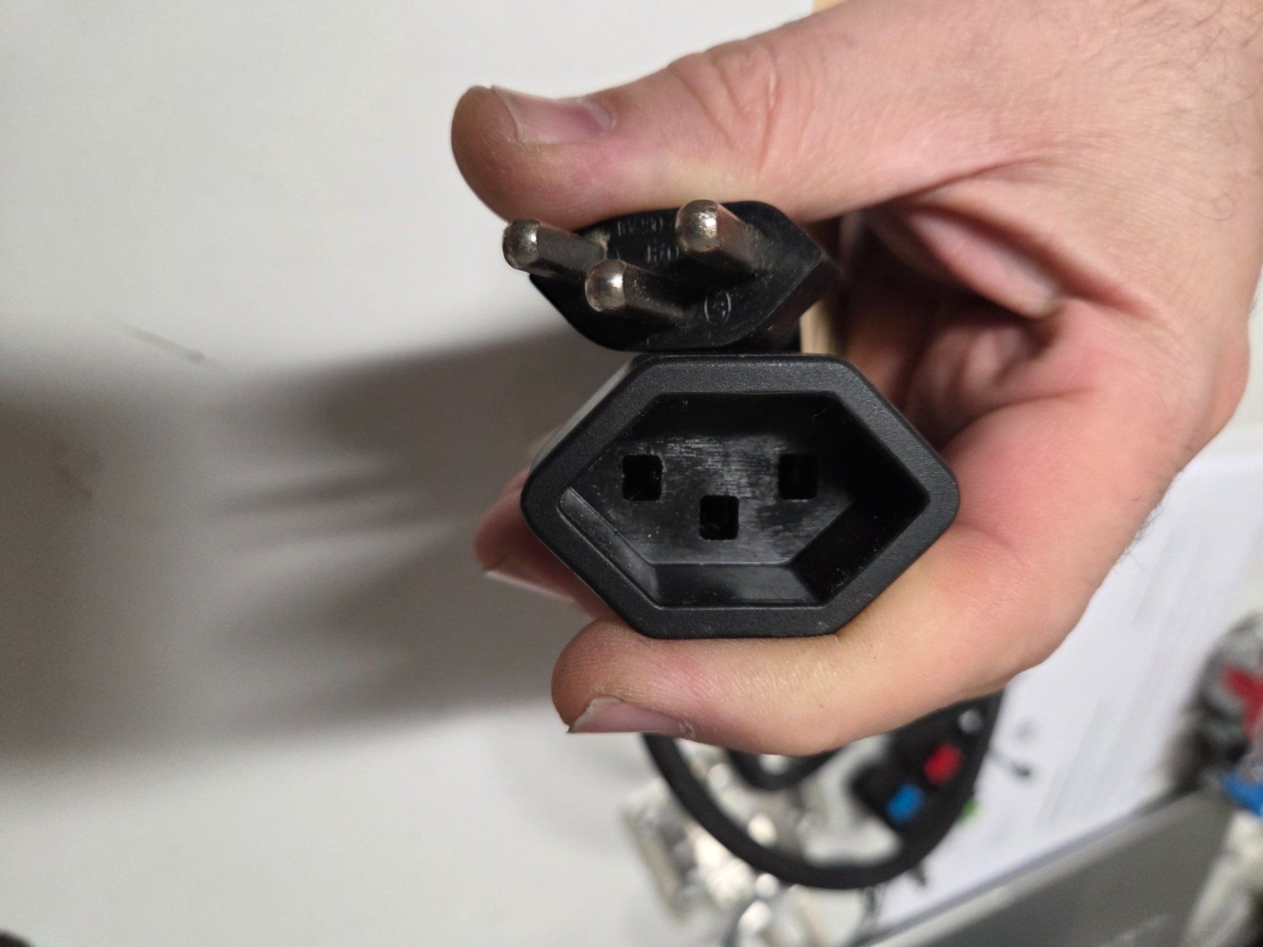 Kabel: Verlängerungskabel T23 16A 3m Max Hauri – Gebraucht aus Zürich von eymen20 1