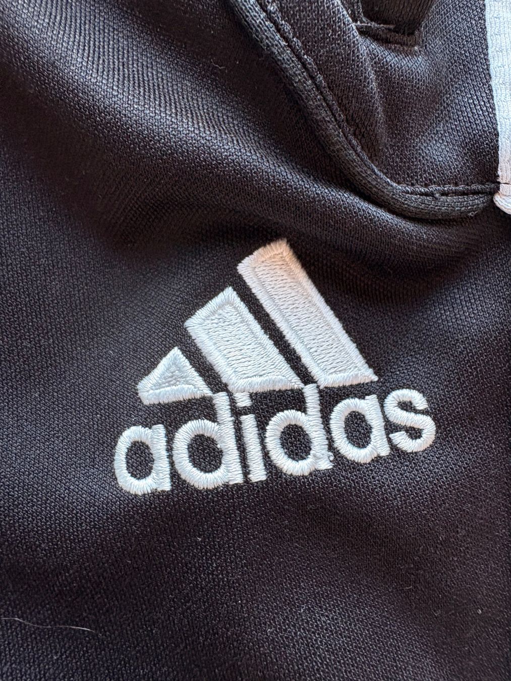 Adidas Pantaloni: Adidas Trackpants – Usato da Wigoltingen venduto da _vntg_ 1