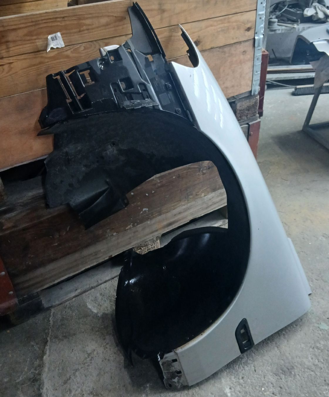 Volvo Tutti pezzi di ricambio auto: Aile avant gauche Volvo S60 2000-2009 – Usato da la heutte venduto da Auto-stock 1