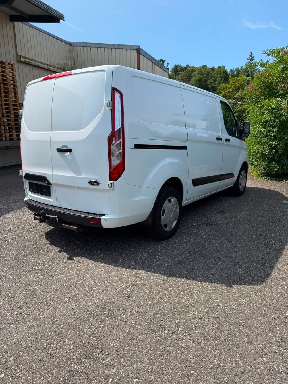Ford Véhicules utilitaires: Ford Transit Custom L1, TDCi, 130 PS – D'occasion à Lengnau AG par TDCB 5