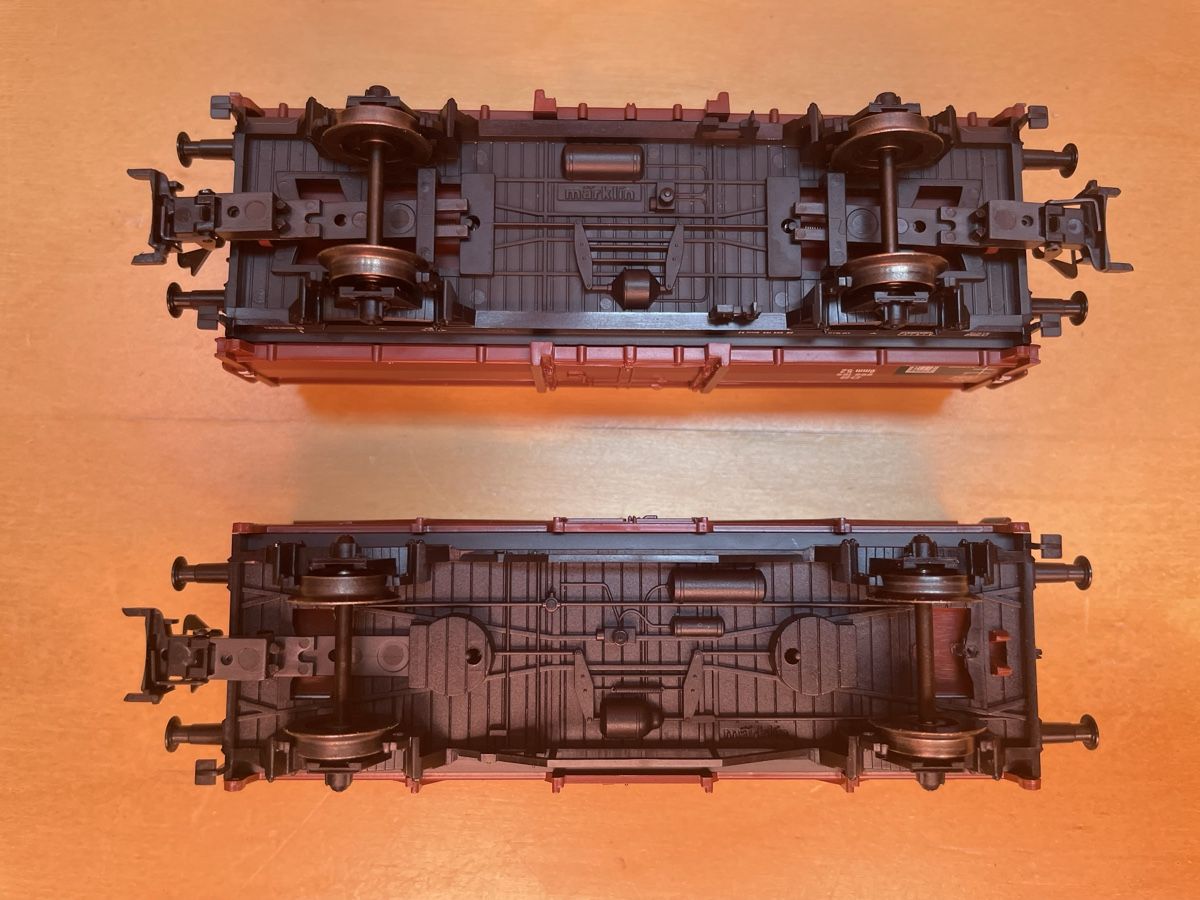 Märklin Modellini di ferrovie: 2 Märklin Güterwagen DB – Usato da Rickenbach ZH venduto da u2540 2