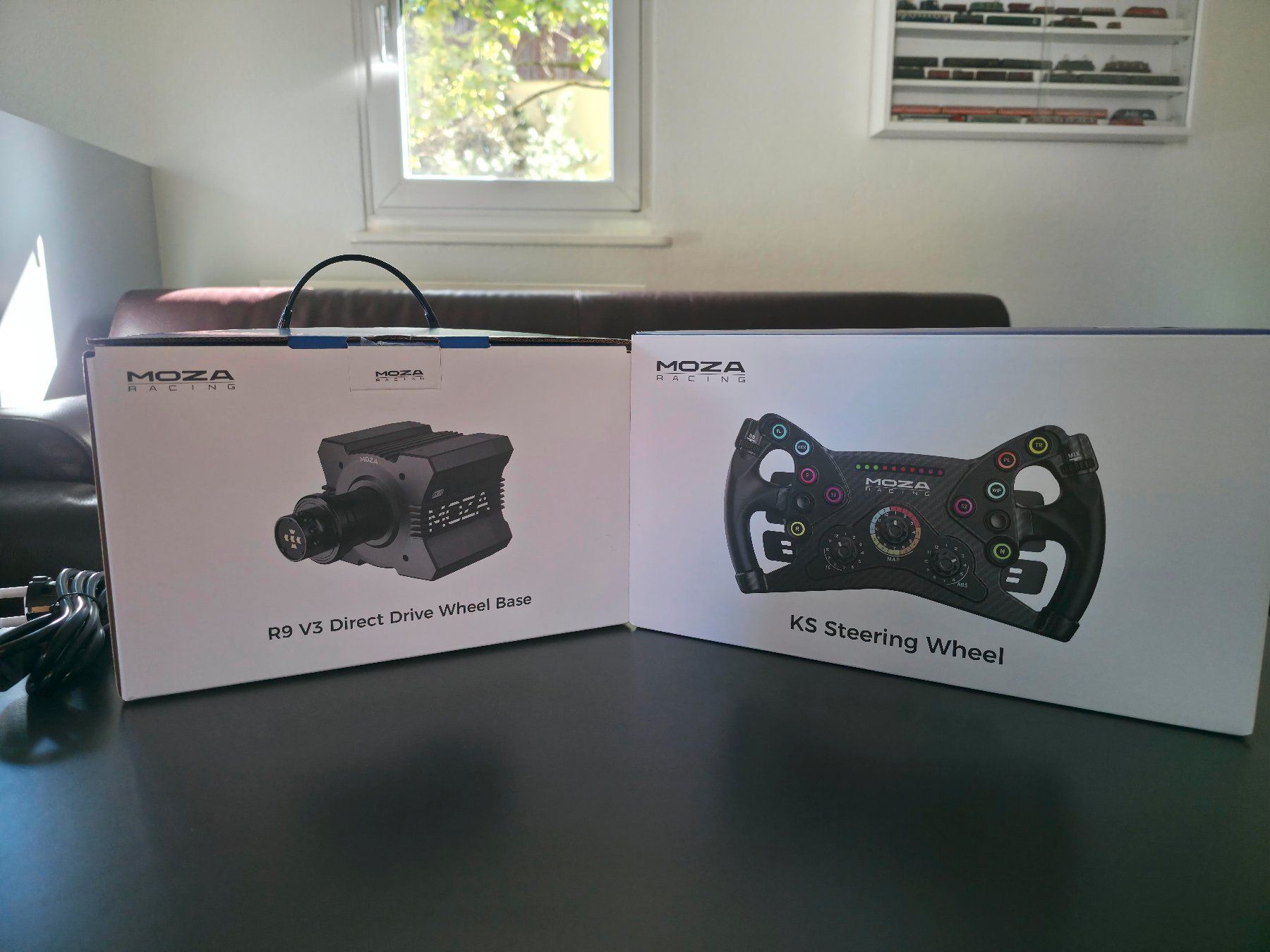 Moza Racing Manettes: Moza R9 V3 Wheelbase + Moza KS Steering Wheel – Neuf avec emballage d'origine à Bonstetten par Terjetm