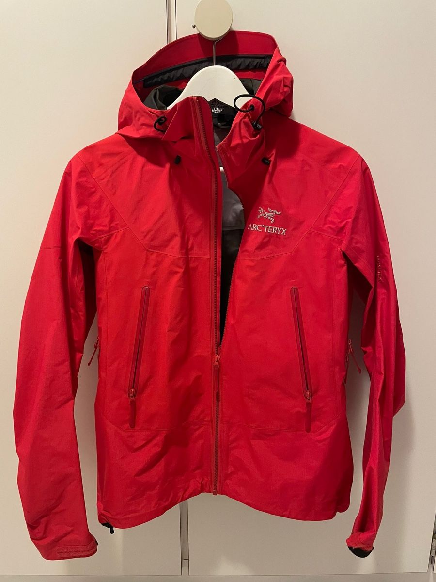 Arcteryx Vestes: Arcteryx Red Jacket XS - Goretex – D'occasion à Wettswil par Genoud