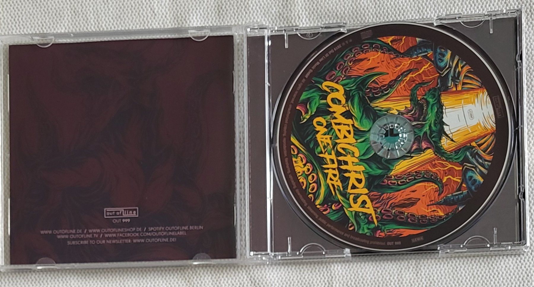 CD: Combichrist - One fire – Usato da Villars-sur-glane venduto da Epsilonhike 2
