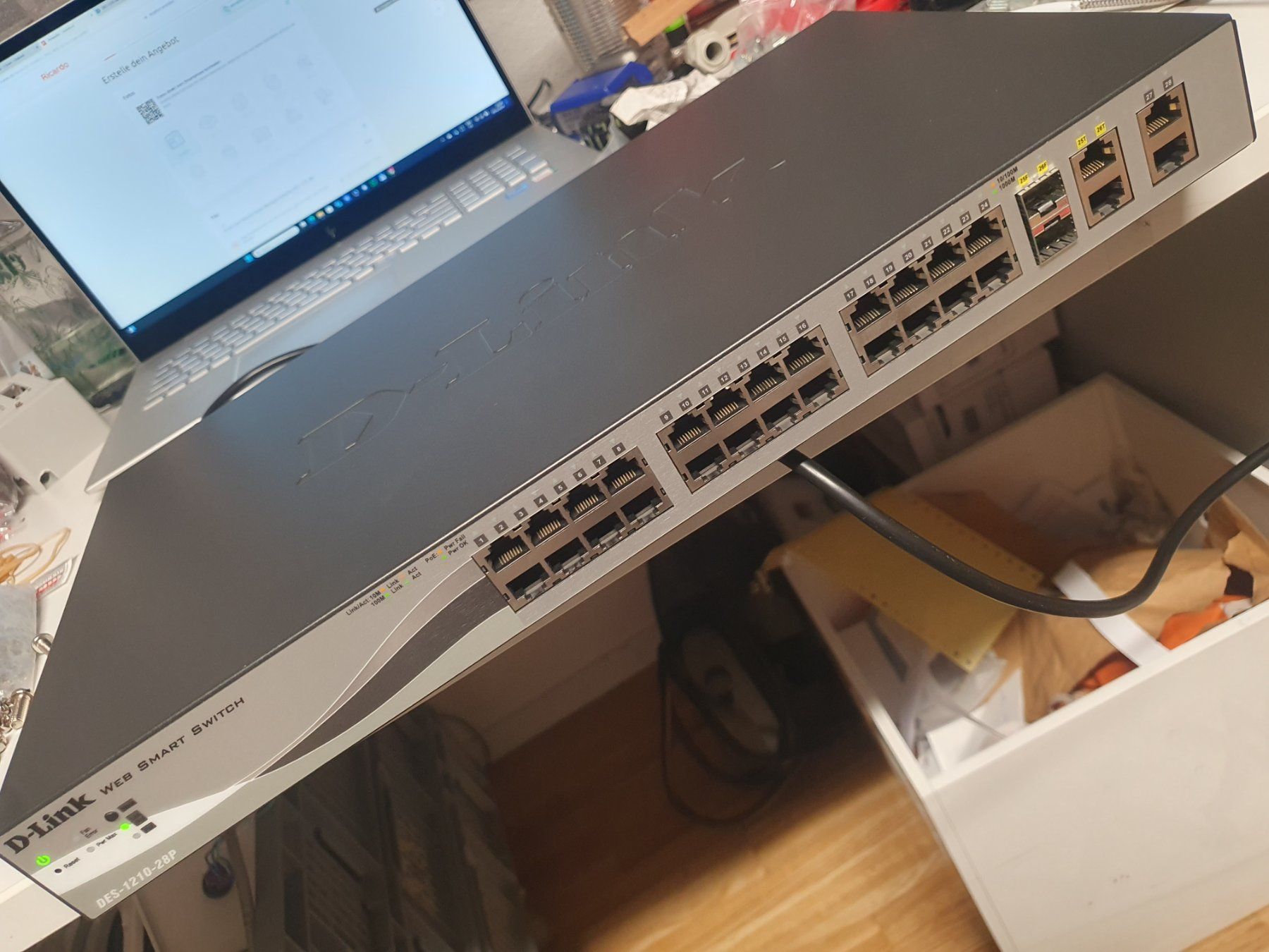 Dlink Hub & Switch: D-Link Fast Ethernet Smart Managed Switches DES-1210 28P – Difettoso da Zürich venduto da eymen20