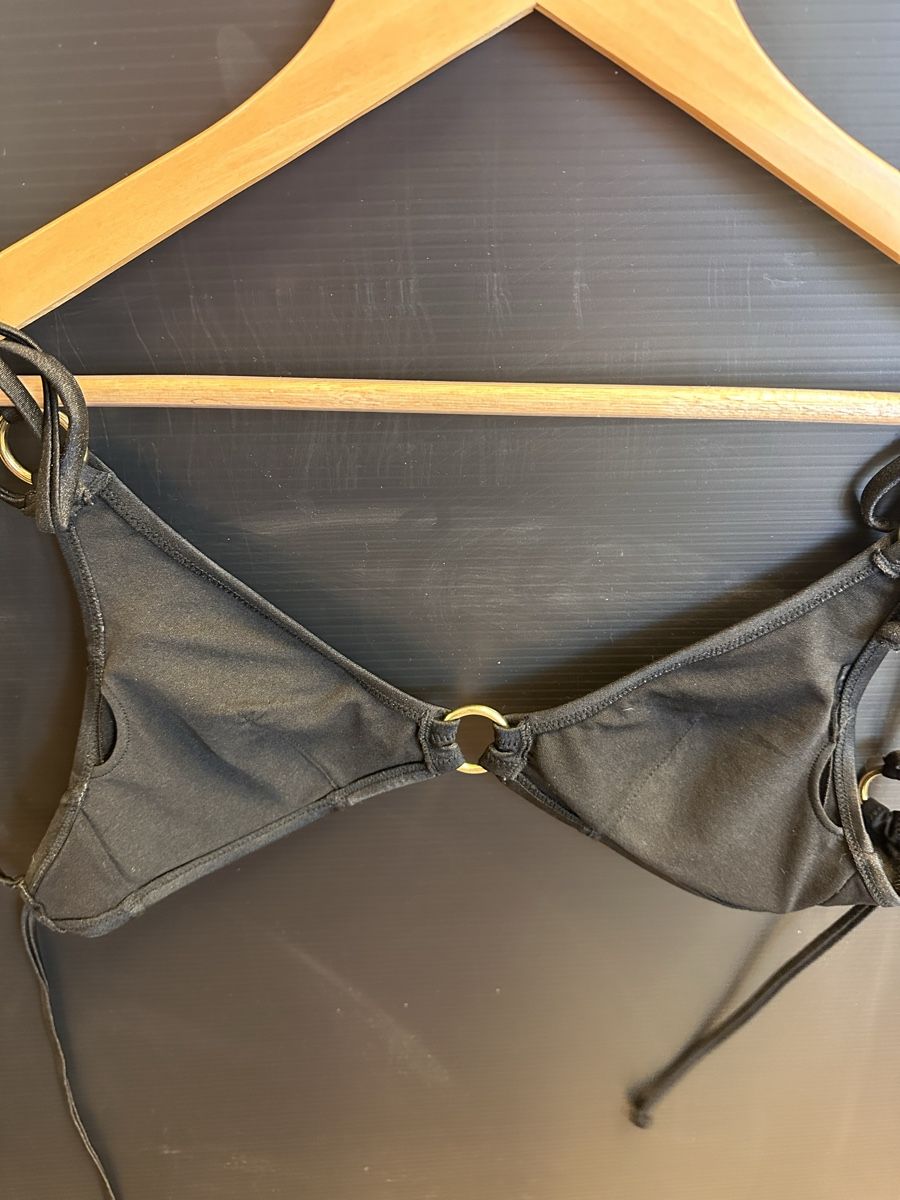 Badekleider & Bikinis: Bikini Oberteil schwarz Grösse M mit Ringdetails  – Gebraucht aus Oberurnen von jasmin2fel 2