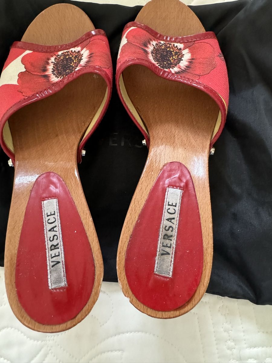 Versace Scarpe da donna: VERSACE PANTOLETTE Gr.38 – Usato da Steinhausen venduto da Mimirose114 1