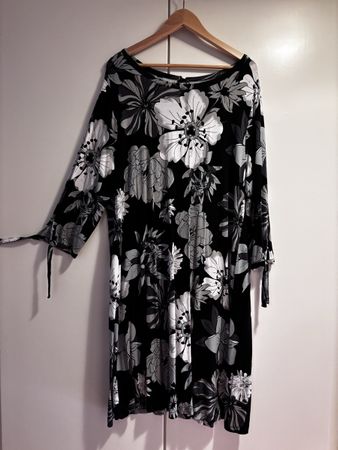 Schmeichelndes, elegantes Kleid / Longtunika Gr. 48
