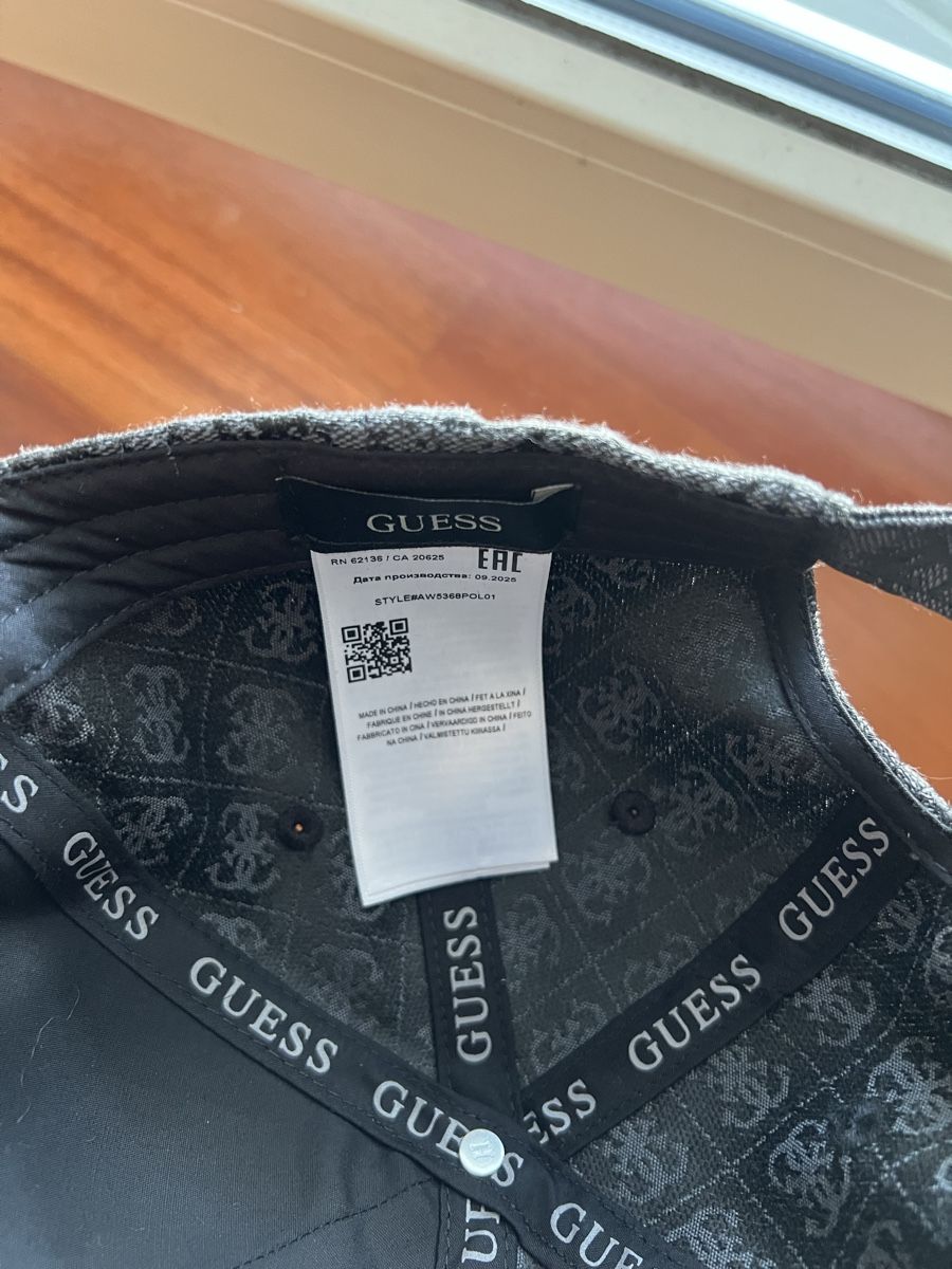 Altro in  Abbigliamento & Accessori: Guess Cap Basecap grau – Usato da Nürensdorf venduto da Enodias 1
