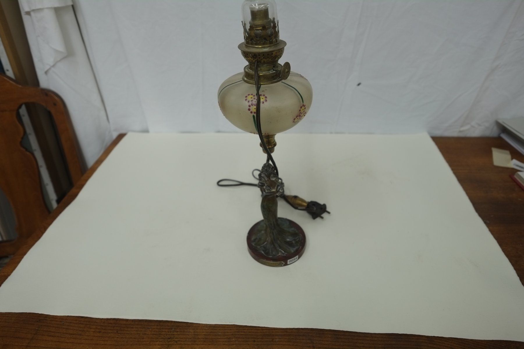 Figuren: Lampe avec statuette – Gebraucht aus Puidoux von tasbiencompris 1