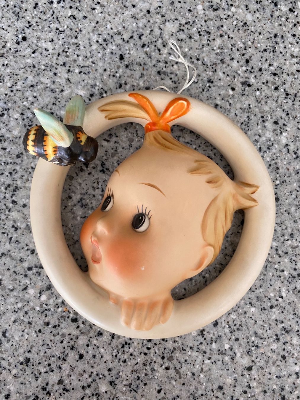Hummel Statuette: Orginal Hummel Wandring BaBee – Usato da Diessenhofen venduto da Bunterm