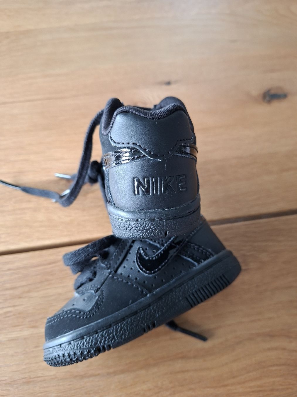 Nike Scarpe per ragazzi: Kinderschuh Nike Gr. EU 18.5 – Nuovo e nell'imballaggio originale da Niederried b. Kall venduto da gabber23 1