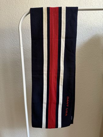 Écharpe 100% laine bleu marine/rouge/beige Gant