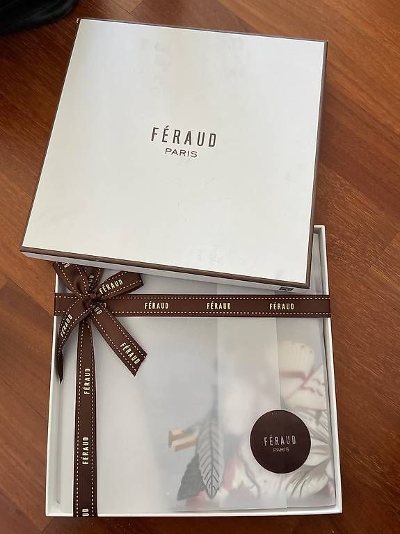 Foulards, Tücher & Schals: Féraud Paris Foulard/Schal – Gebraucht aus Kerzers von ame_657h