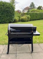 Weber SmokeFire EPX6 Pellet Grill - Black - Like New!
