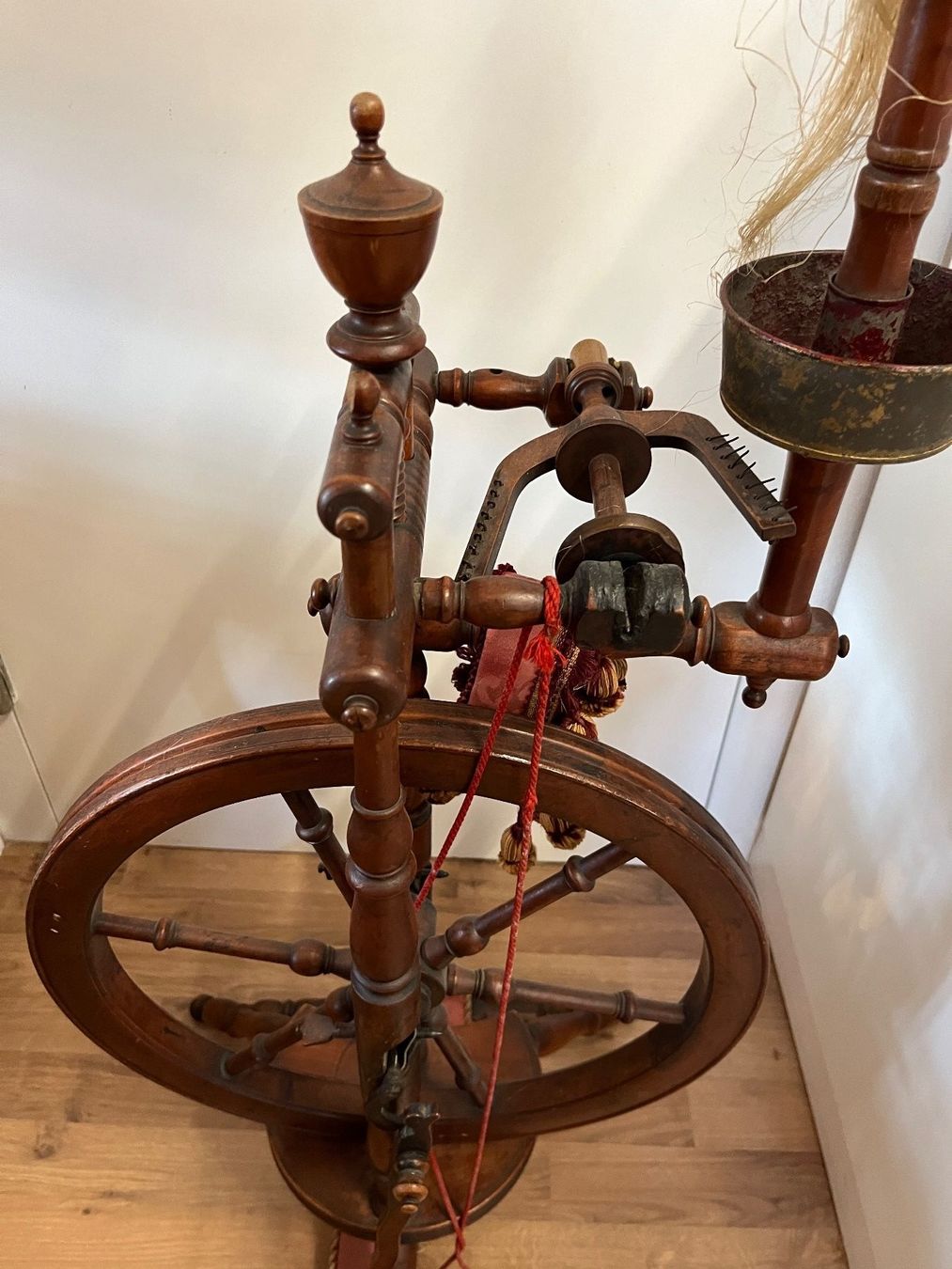 Ruote per filare: Tessiner Spinnrad – Usato da Stetten AG venduto da Brissago25 5