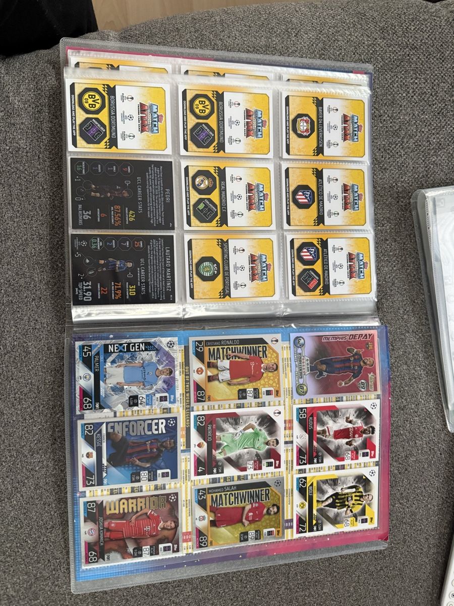 Topps Sammelbilder & Trading cards: Album mitFussballkarten 2022/23 – Gebraucht aus Bonaduz von aye_qh6g 2